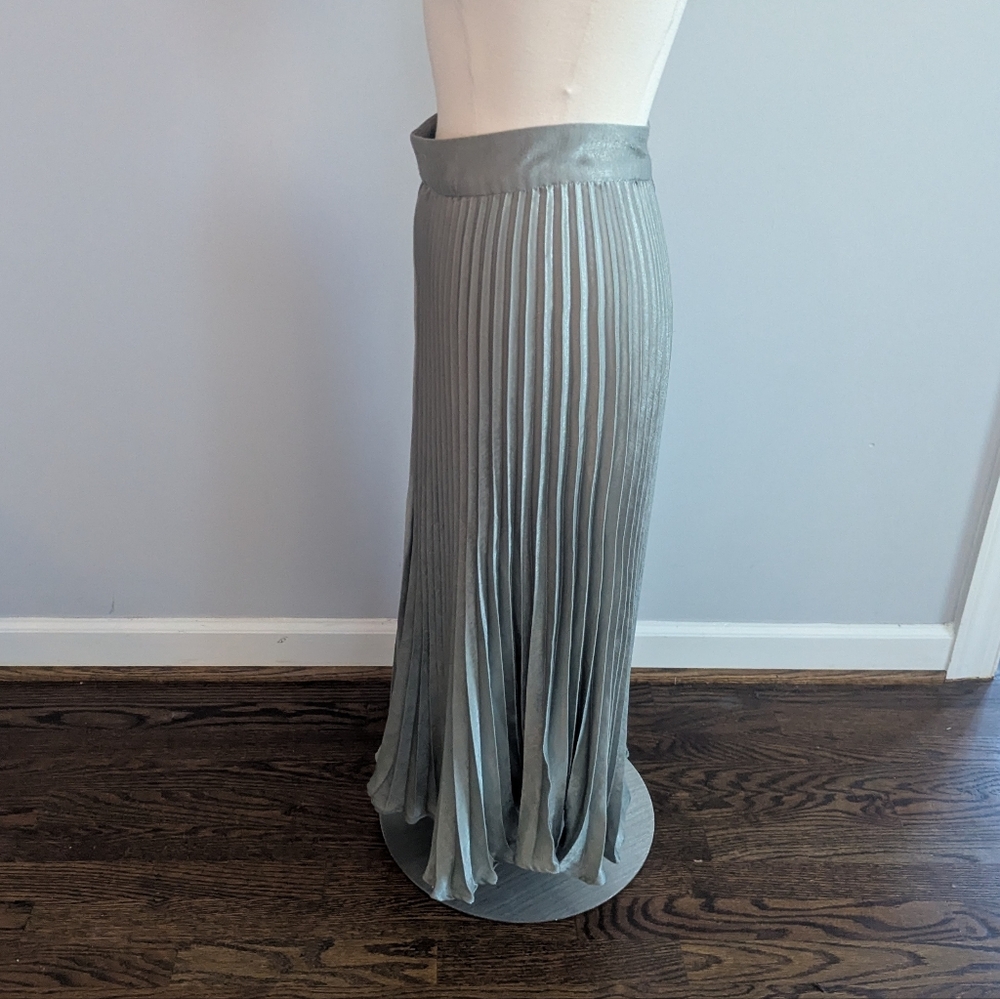 Women's Well Worn Sage Green Pleated Silky Skirt 6 Aline Holiday - Picture 2 of 5